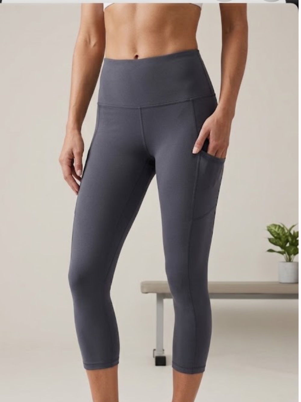 Gotex Capri leggings with pockets Sz S Dark Gray